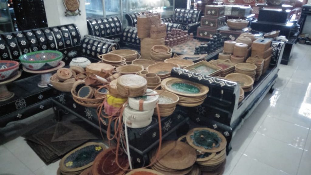 Cukli Toko Penjual Aneka Furniture & Ukiran Cukli Khas Pulau Lombok – GERBANG ...
